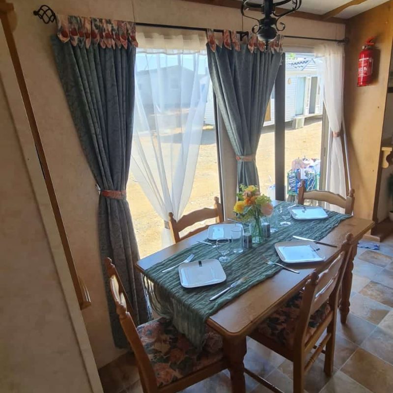 WILLERBY UK COTTAGE