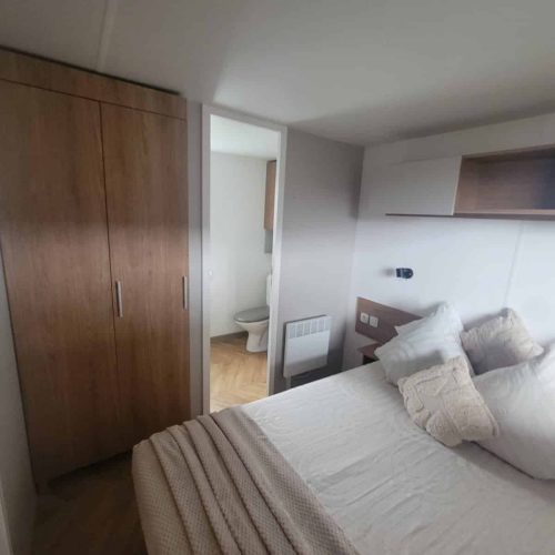 c0957bf3-3a33-4d39-b85c-3bb2475be6dd